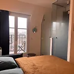 Studio Eiffel Tower View