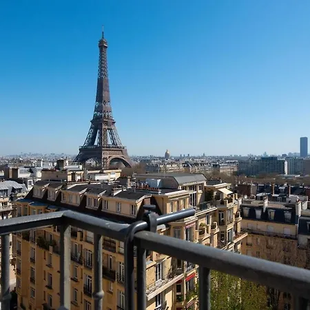 Eiffel Tower View Parigi
