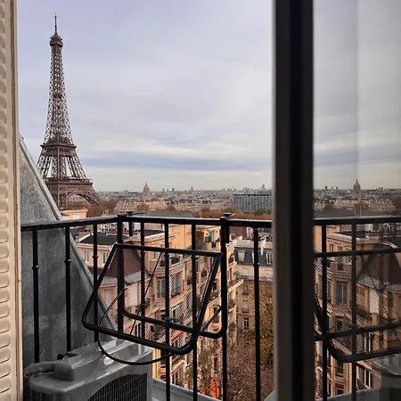 Apartment Eiffel Tower View